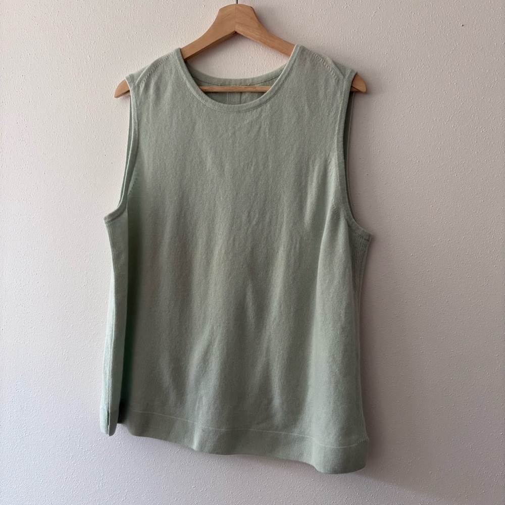 St. John Cashmere Shell - Picture 5 of 8